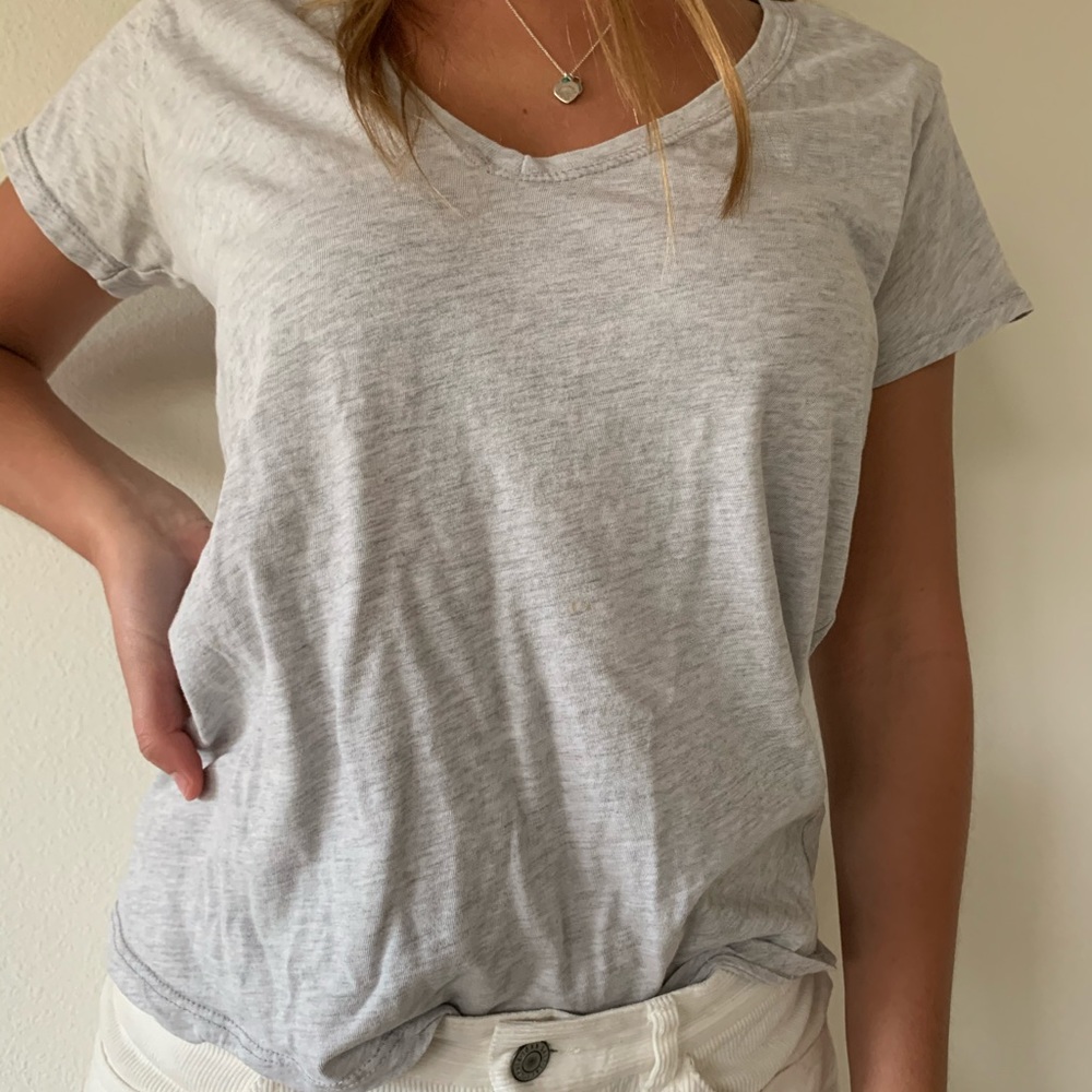 SUPER CUTE AND COMFY BRANDY MELVILLE TOP! 😍